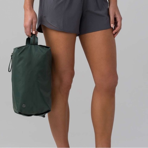 ❌SOLD❌ NWOT Lululemon Fast Track Bag (3L) | Dark Forest - Picture 7 of 8